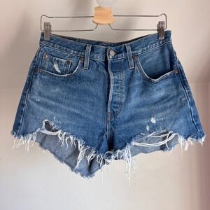 Levis Premium 501s Cut Off Denim Jean Shorts Medium Wash Distressed Size 28